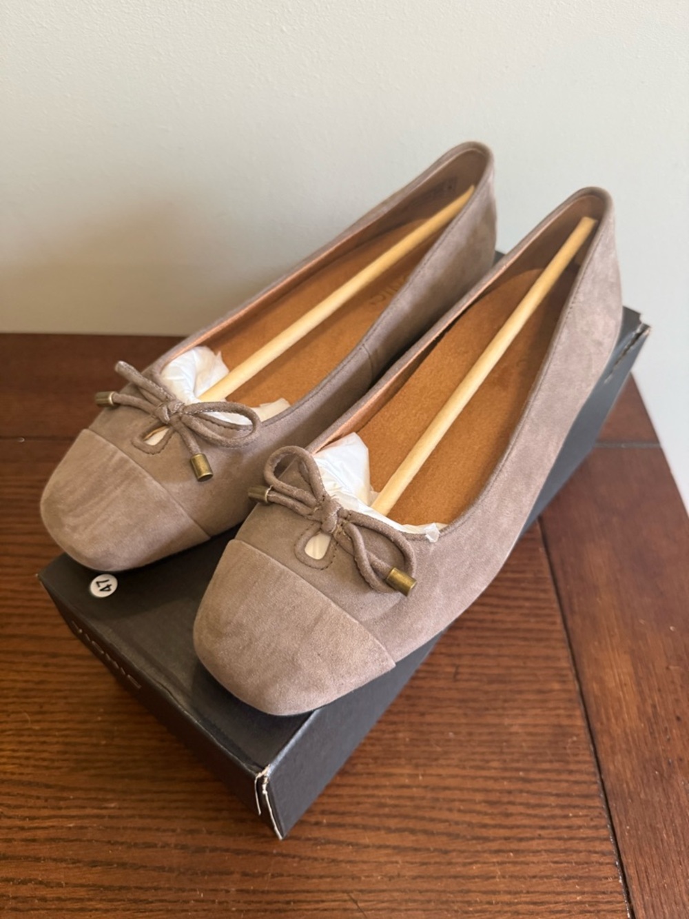 VIonic Klara Driftwood Suede Bow Ballet Flats in Taupe NEW